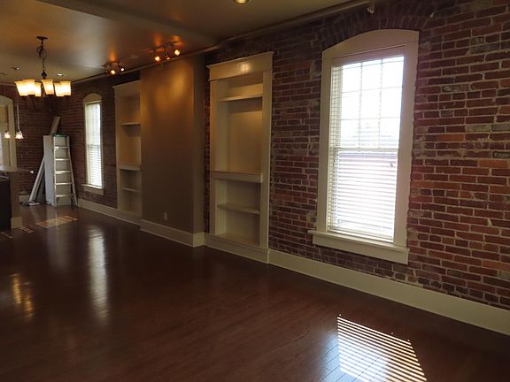 4th image of 612 Center St APT 5