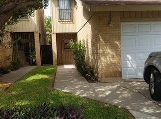 1008 Castle Heights Dr, Laredo, TX 78041