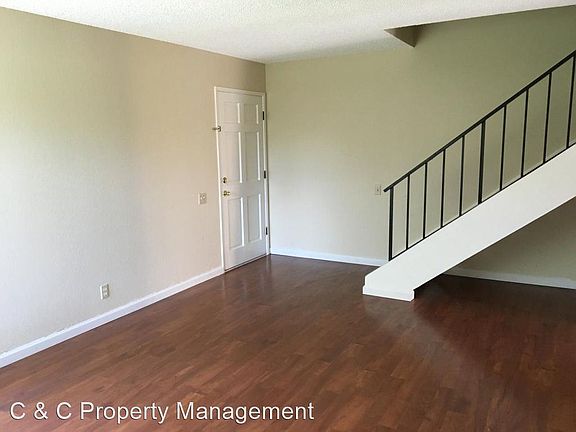 2nd image of 941 Summerside Dr Unit D