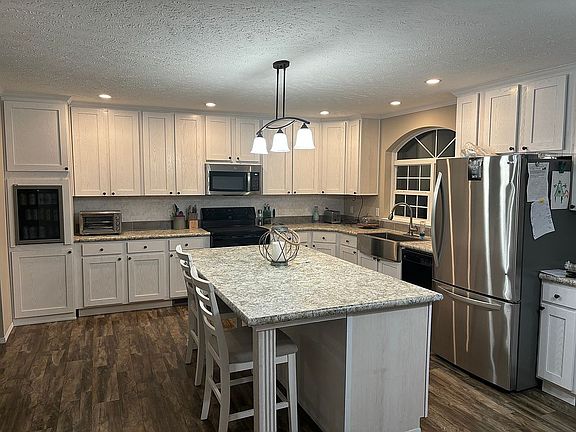 3rd image of 735 Liberty Rd