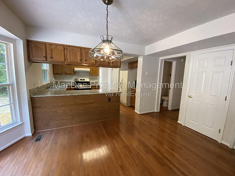 11304 Springfield Dr — Photo 22