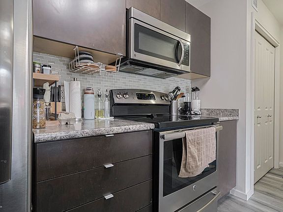 4th image of 344 Windermere Rd NW #236