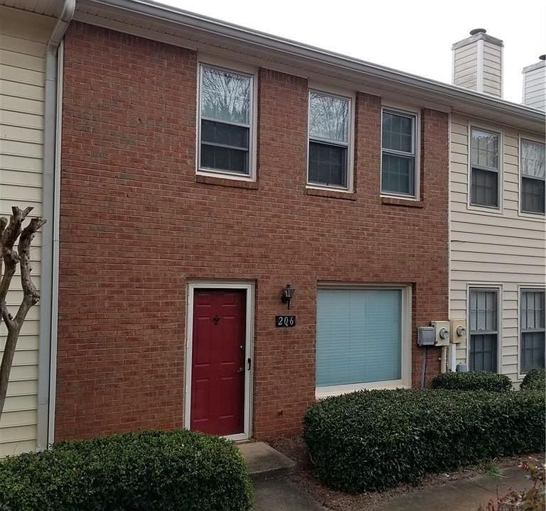 1st image of 206 Mill Creek Pl