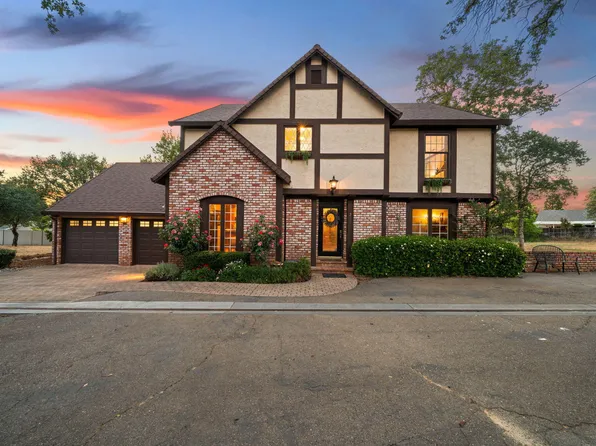 2990 Forest Hills Dr, Redding, CA 96002