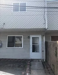 18 Betty Court  image 1 of 10