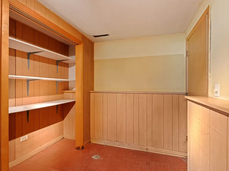 123 Ogden Ave — Photo 18