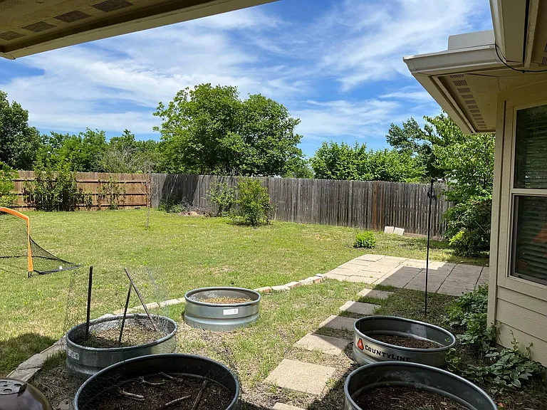 4504 Tiddle Ln — Photo 32