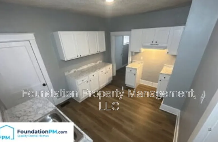 1041 Rosewood Ave — Photo 4