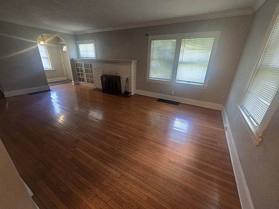 5th image of 2112 Auburn St