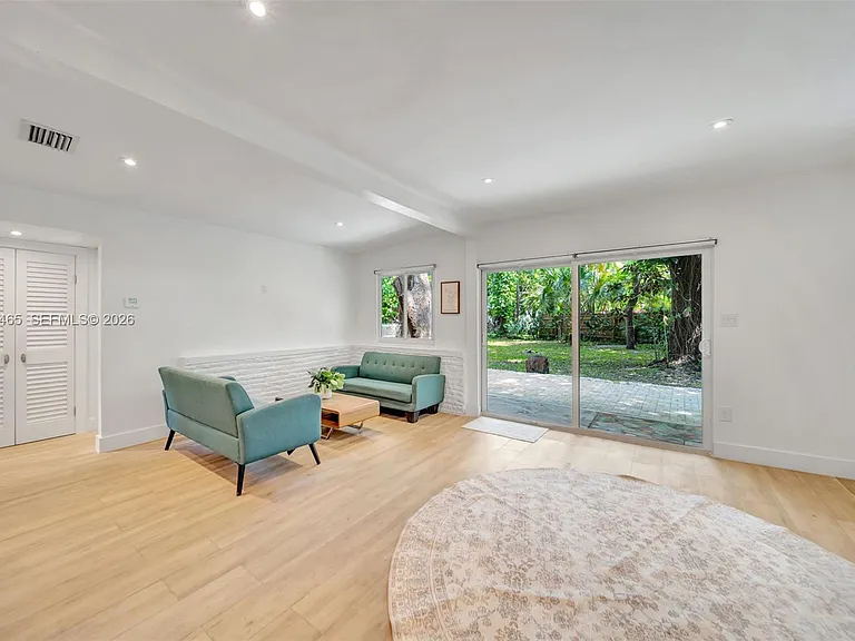 14995 NE 9th Ave — Photo 10