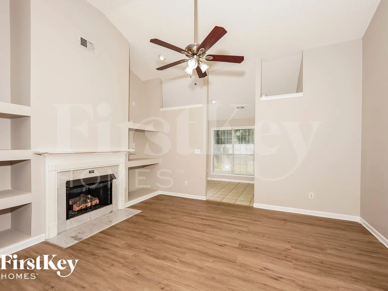 3 bed, 2.0 bath, 1950 sqft, $2,120 — Photo 4