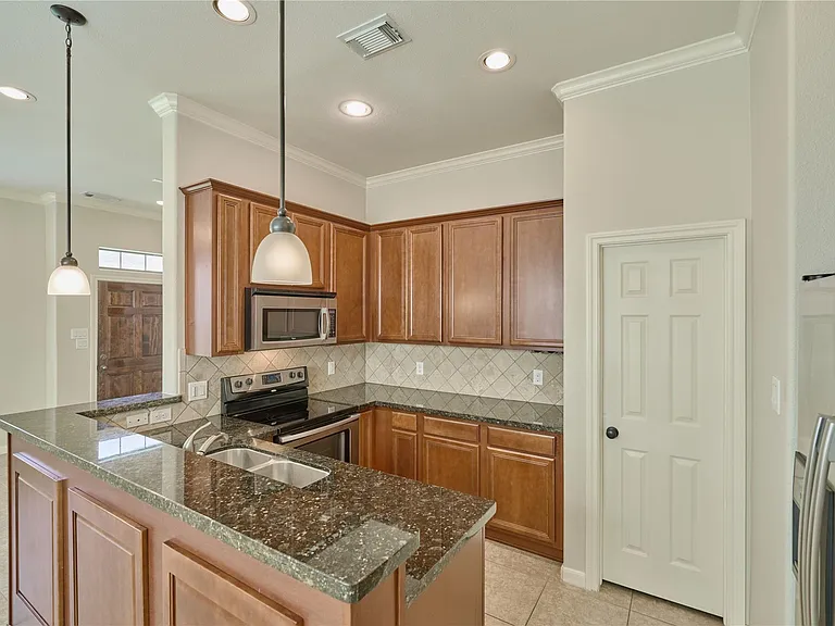2726 Misty Heath Ln — Photo 12