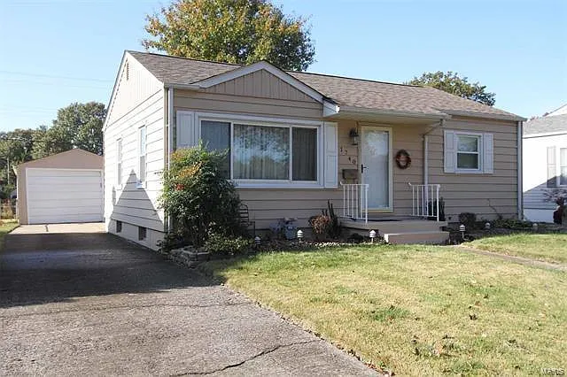 1740 Spring Ave photo 1