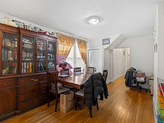 5th image of 108 Cass St