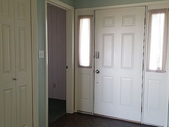 Front Enty n door to office