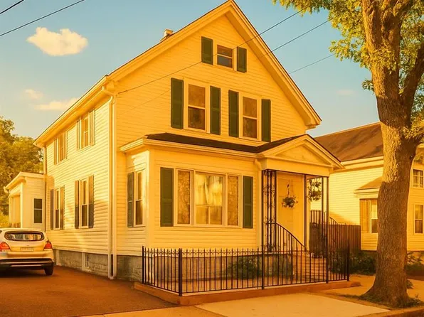 58 Summit St, East Providence, RI 02914