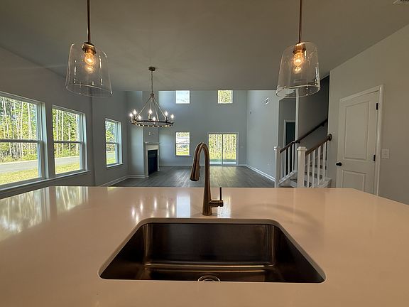 3rd image of 3000 Palma Way