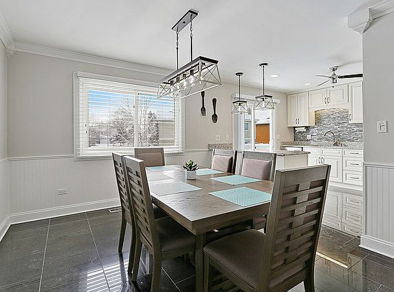 5th image of 6613 Foxtree Ave