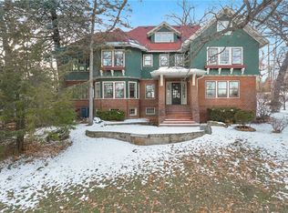 2750 Forest Dr, Des Moines, IA 50312