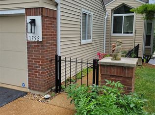 1752 Highview Circle Ct, Ballwin, MO 63021