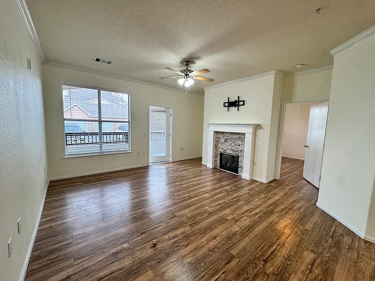 18919 E Warren Cir #B-102 — Photo 22