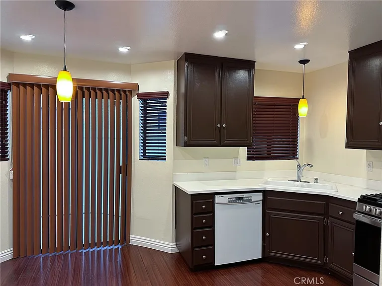 22865 Del Valle St #12 — Photo 3