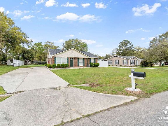 2nd image of 16 Quail Ridge Cir N