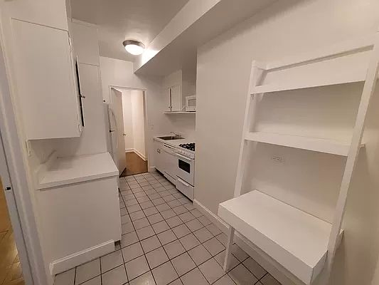5th image of 40 Central Park S #9E