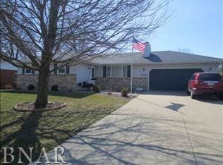 1405 N Maple St, Normal, IL 61761