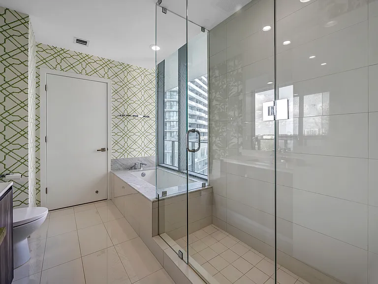 480 NE 31st St #907 — Photo 11