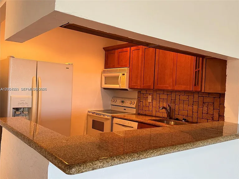 2600 NE 135th St #4J-A — Photo 14