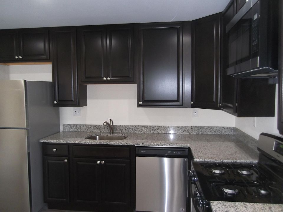 All new apartment thru out, very nice