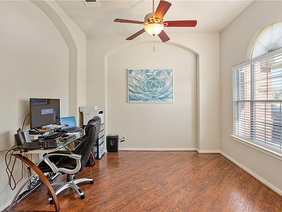 5th image of 1036 Pendragon Castle Dr