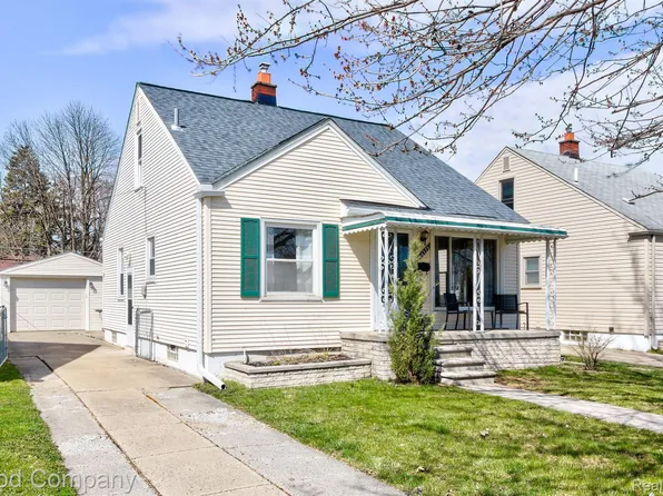 28325 Larchmont St, Saint Clair Shores, MI 48081