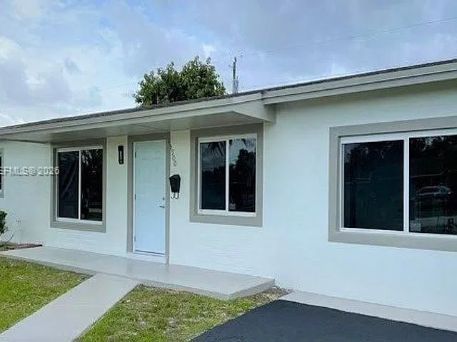 4 bed, 2.0 bath, 1518 sqft, $3,800 — Photo 1