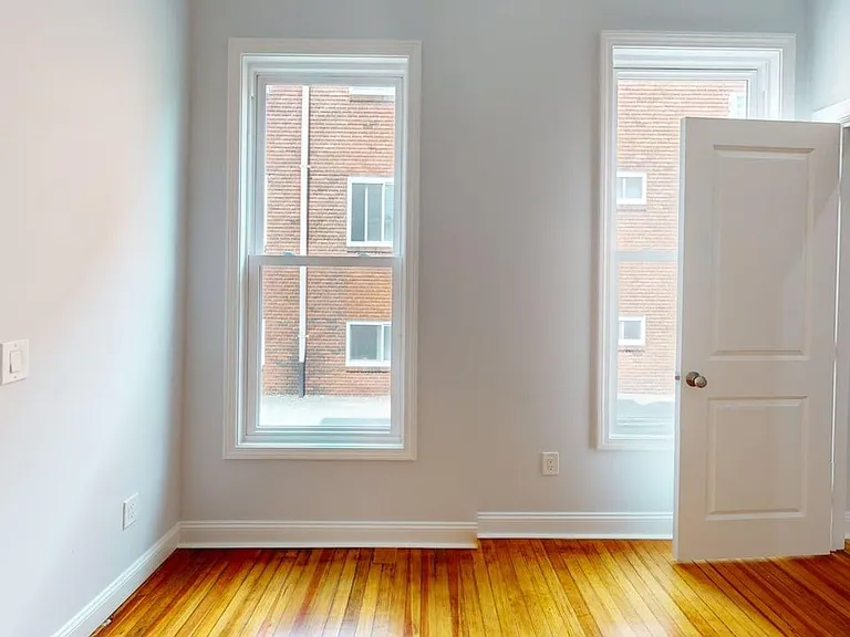 544 Whitney Ave — Photo 19