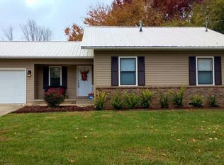 110 Array St, Cassville, MO 65625