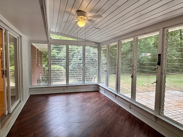 1209 Green Springs Rd — Photo 7