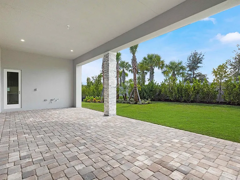 9124 Coral Isles Cir — Photo 27