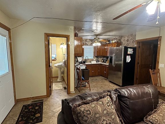 2nd image of 16152 Hull Rd