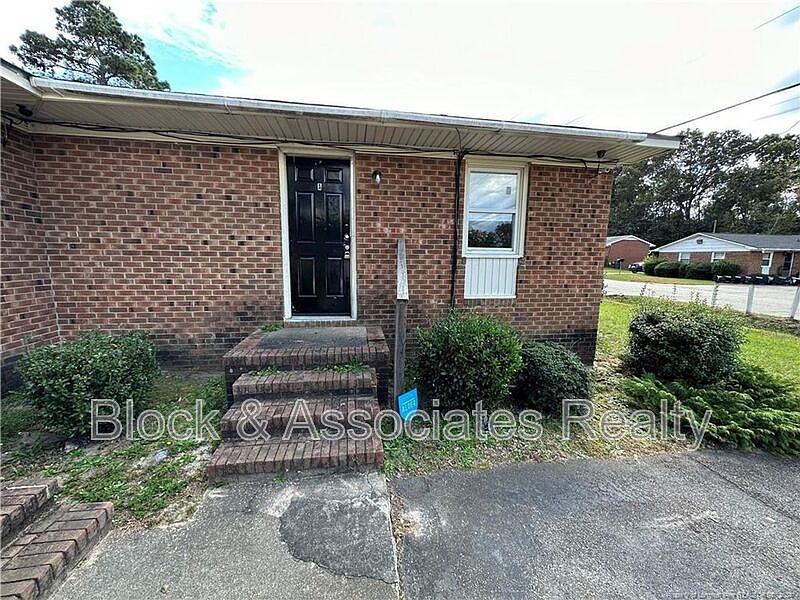 1st image of 4956 Fieldcrest Dr APT A