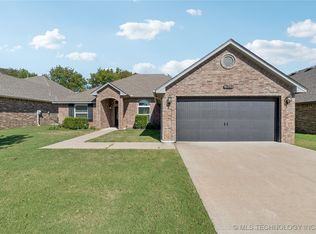 6261 E 146th St S, Bixby, OK 74008