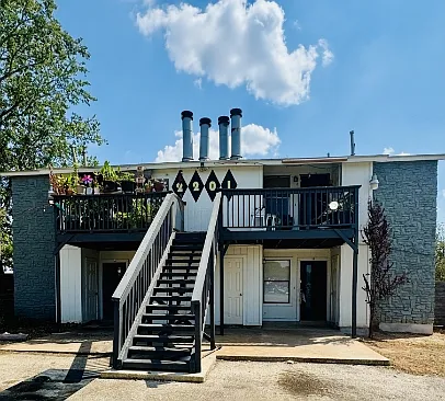 2 bed, 780 sqft, $1,275 — Photo 1