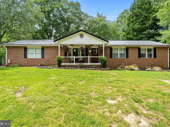 27073 Carrie Ct, Mechanicsville, MD 20659