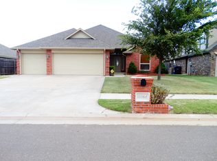 10204 SW 25th St, Yukon, OK 73099