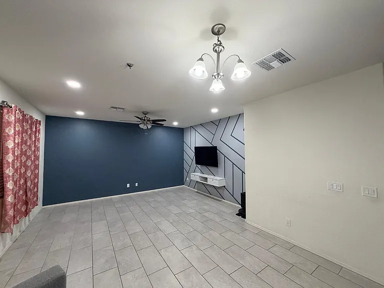 7217 W Golden Ln — Photo 13