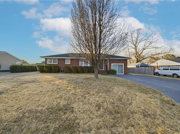 1845 Perrel St, Virginia Beach, VA 23455