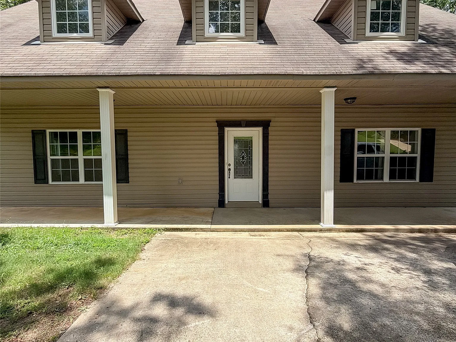 4 bed, 3.5 bath, 2208 sqft, $2,100 — Photo 4
