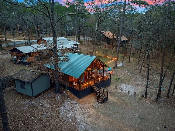 4th image of 590 Chinook Rd