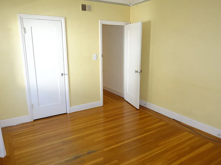 2573 Virginia St #B — Photo 9